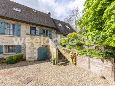 Maison à vendre 8 pièces de 164 m² à Berville