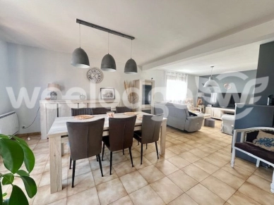 Maison à vendre 6 pièces de 127 m² à Saint-Clair-sur-Epte