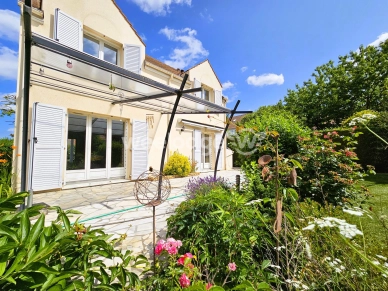 Maison à vendre 6 pièces de 141 m² à Neuville-sur-Oise