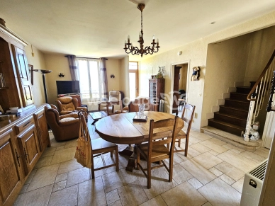 Maison à vendre 9 pièces de 233 m² à Pierrelaye