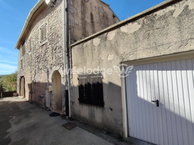 Maison à vendre 4 pièces de 107 m² à Saint-Christol