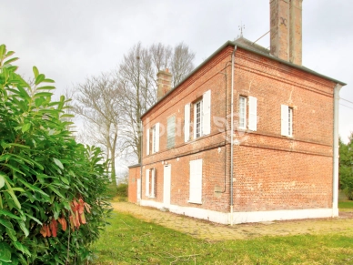 Maison à vendre 12 pièces de 232 m² à Lisieux
