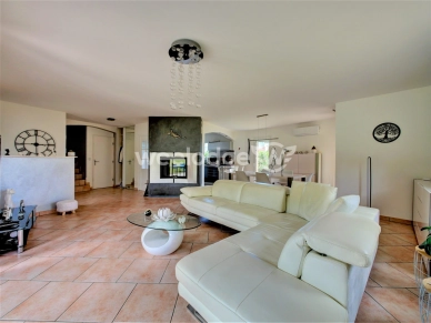 Maison à vendre 6 pièces de 112,44 m² à Salagnon