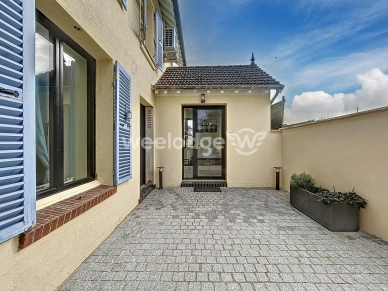 Maison à vendre 6 pièces de 169 m² à Éragny