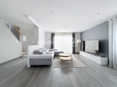 Maison à vendre 6 pièces de 132,6 m² à Éragny