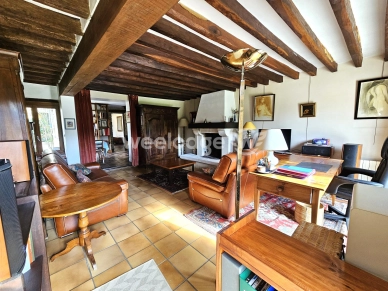 Maison à vendre 8 pièces de 232 m² à Neuville-sur-Oise