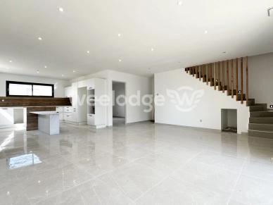 Maison à vendre 5 pièces de 140 m² à Arles