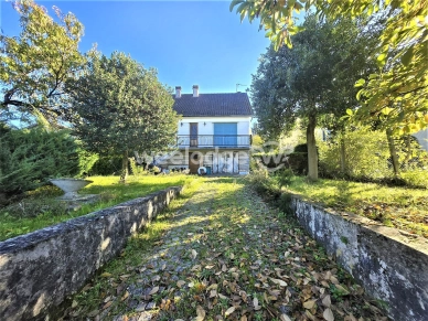 Maison à vendre 6 pièces de 132 m² à Saint-Thibault-des-Vignes