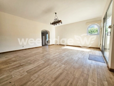 Maison à vendre 5 pièces de 127 m² à Saint-Martin-de-Crau