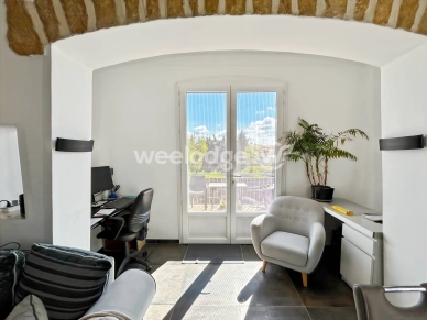 Maison à vendre 4 pièces de 200 m² à Courthézon