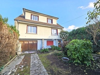 Maison à vendre 8 pièces de 143 m² à Conflans-Sainte-Honorine
