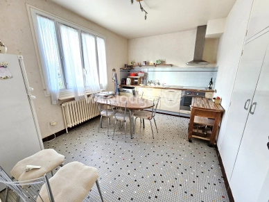 Maison à vendre 8 pièces de 143 m² à Conflans-Sainte-Honorine