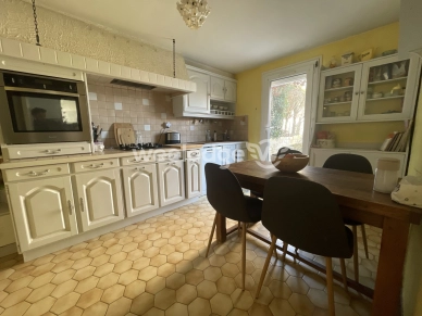 Maison à vendre 6 pièces de 120 m² à Jouy-le-Moutier