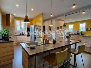 Maison à vendre 7 pièces de 166,65 m² à Jouy-le-Moutier