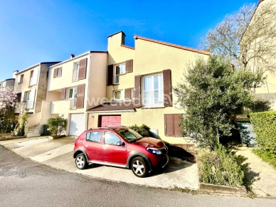 Maison à vendre 6 pièces de 116 m² à Jouy-le-Moutier