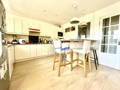 Maison à vendre 6 pièces de 116 m² à Jouy-le-Moutier
