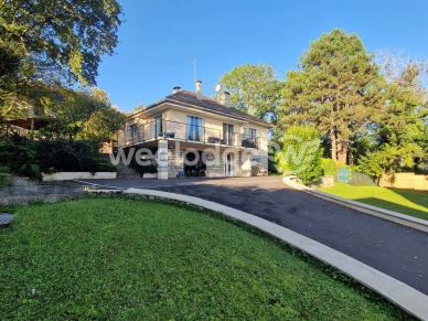 Maison à vendre 6 pièces de 133 m² à Jouy-le-Moutier