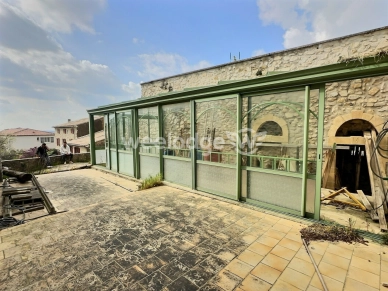 Maison à vendre 1 pièces de 169,3 m² à Lançon-Provence