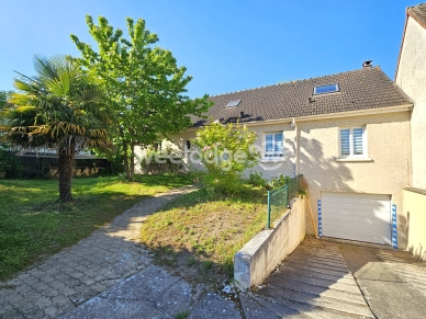 Maison à vendre 9 pièces de 220 m² à Éragny