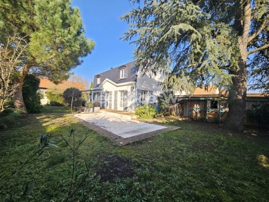 Maison à vendre 6 pièces de 164 m² à Conflans-Sainte-Honorine