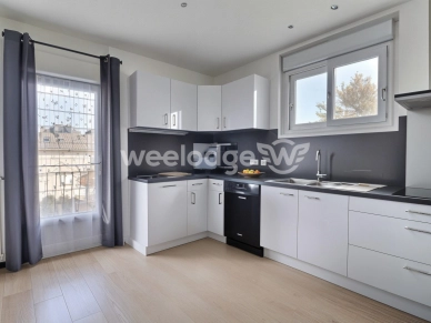 Maison à vendre 6 pièces de 135 m² à Peyrolles-en-Provence