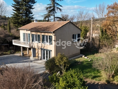 Maison à vendre 4 pièces de 105 m² à Jouques