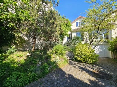 Maison à vendre 6 pièces de 106 m² à Conflans-Sainte-Honorine