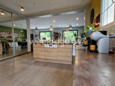 Maison à vendre 7 pièces de 166,65 m² à Jouy-le-Moutier