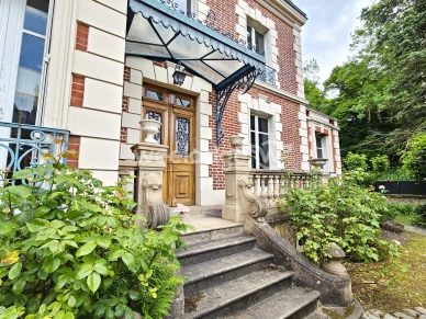 Maison à vendre 10 pièces de 250 m² à Conflans-Sainte-Honorine