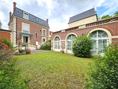 Maison à vendre 10 pièces de 250 m² à Conflans-Sainte-Honorine