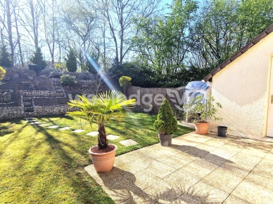 Maison à vendre 4 pièces de 77,5 m² à Jouy-le-Moutier
