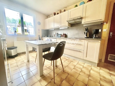 Maison à vendre 6 pièces de 184 m² à Jouy-le-Moutier