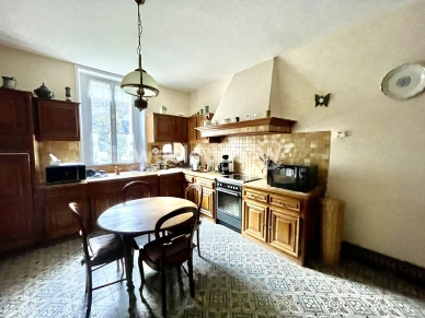 Maison à vendre 7 pièces de 196,9 m² à Bogny-sur-Meuse