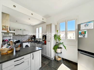 Maison à vendre 4 pièces de 200 m² à Courthézon