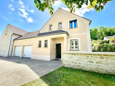 Maison à vendre 7 pièces de 166,65 m² à Jouy-le-Moutier