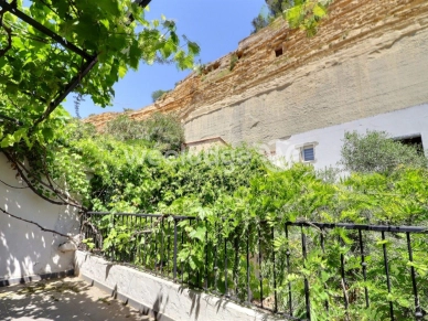 Maison à vendre 5 pièces de 146 m² à Saint-Chamas