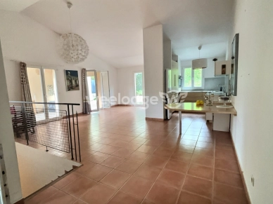 Maison à vendre 4 pièces de 104 m² à Jouques