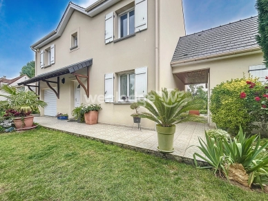 Maison à vendre 6 pièces de 103 m² à Maurecourt