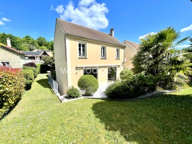 Maison à vendre 7 pièces de 166,65 m² à Jouy-le-Moutier
