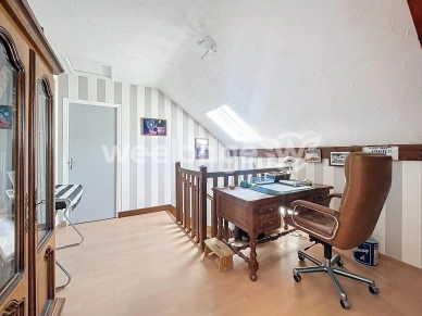 Maison à vendre 6 pièces de 184 m² à Jouy-le-Moutier
