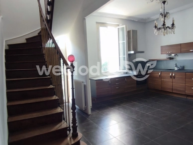 Maison à vendre 6 pièces de 210 m² à Ruelle-sur-Touvre