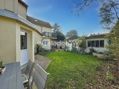 Maison à vendre 8 pièces de 143 m² à Maurecourt