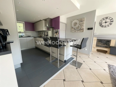 Maison à vendre 8 pièces de 163 m² à Jouy-le-Moutier