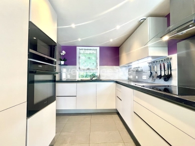 Maison à vendre 8 pièces de 163 m² à Jouy-le-Moutier