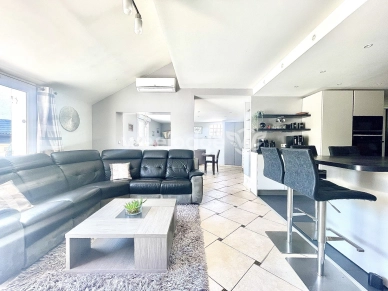 Maison à vendre 8 pièces de 163 m² à Jouy-le-Moutier