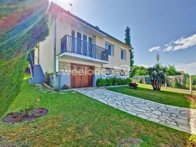 Maison à vendre 4 pièces de 70 m² à Jouy-le-Moutier