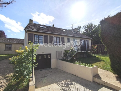 Maison à vendre 7 pièces de 122,48 m² à Bérou-la-Mulotière