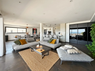 Maison à vendre 7 pièces de 318 m² à Istres