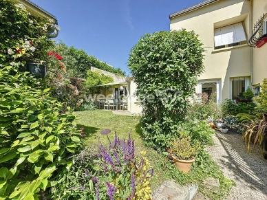 Maison à vendre 8 pièces de 143 m² à Maurecourt
