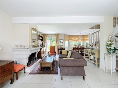 Maison à vendre 7 pièces de 146 m² à Chanteloup-les-Vignes